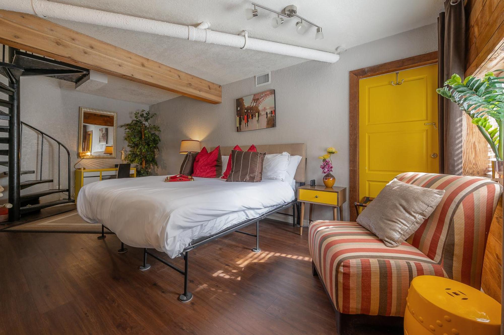Hidden Couples Loft Retreat In Heights Foodie District แทมปา ภายนอก รูปภาพ