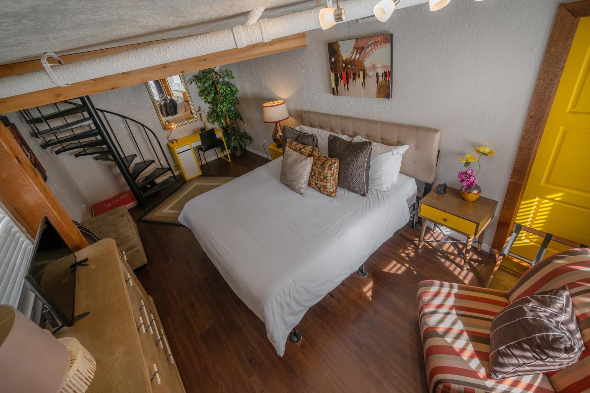 Hidden Couples Loft Retreat In Heights Foodie District แทมปา ภายนอก รูปภาพ