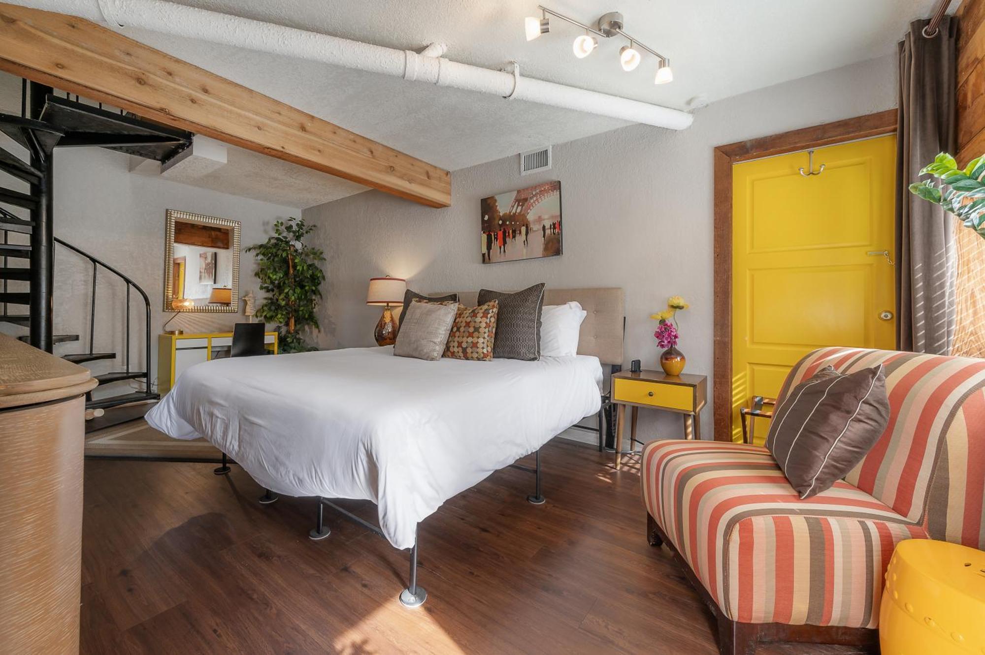 Hidden Couples Loft Retreat In Heights Foodie District แทมปา ภายนอก รูปภาพ