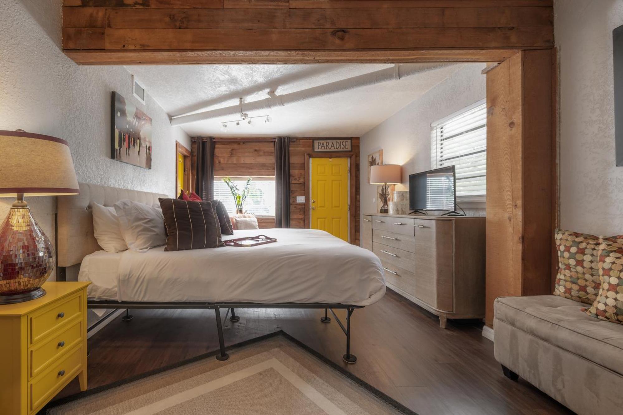 Hidden Couples Loft Retreat In Heights Foodie District แทมปา ภายนอก รูปภาพ
